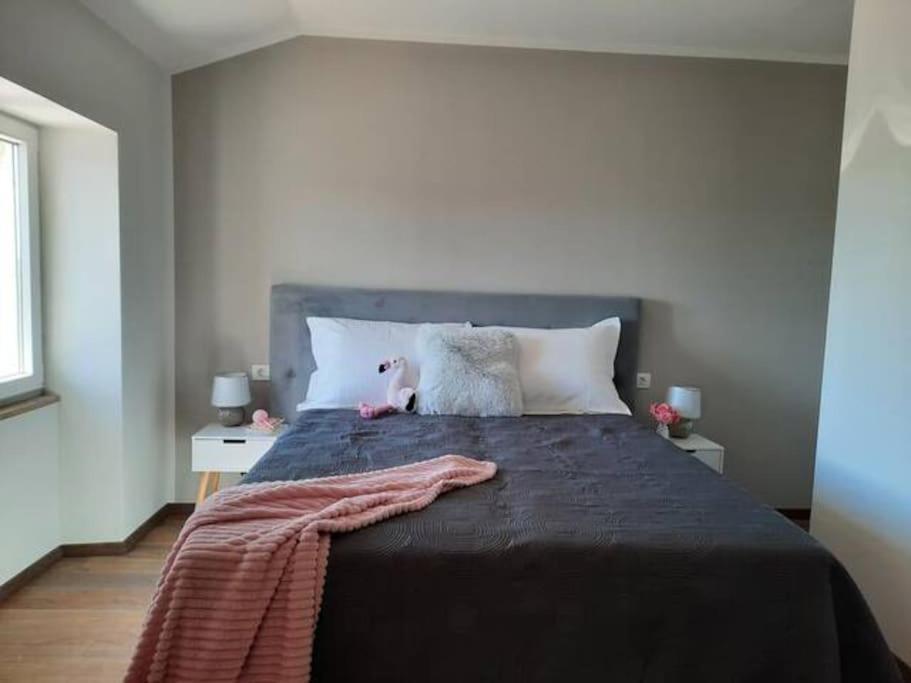 Holiday Home For 8 People, Pool + Sea View Vilanija Екстер'єр фото