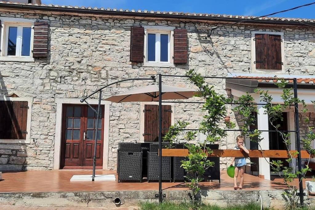 Holiday Home For 8 People, Pool + Sea View Vilanija Екстер'єр фото