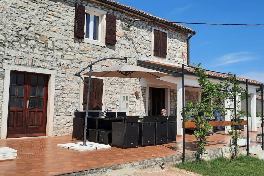 Holiday Home For 8 People, Pool + Sea View Vilanija Екстер'єр фото