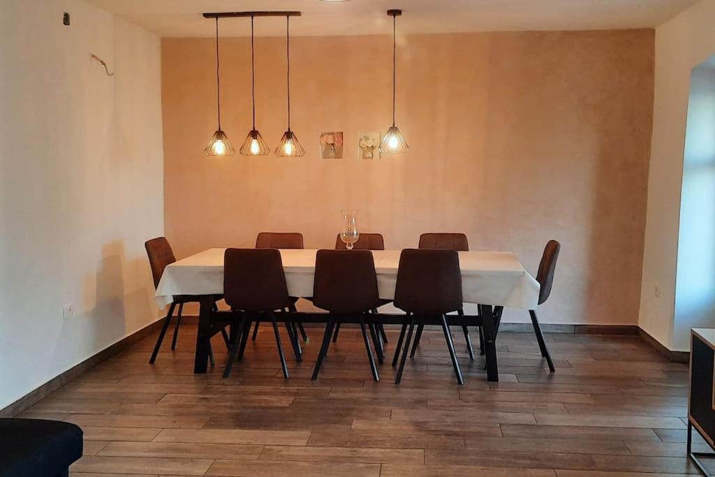 Holiday Home For 8 People, Pool + Sea View Vilanija Екстер'єр фото