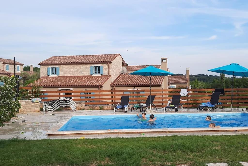 Holiday Home For 8 People, Pool + Sea View Vilanija Екстер'єр фото